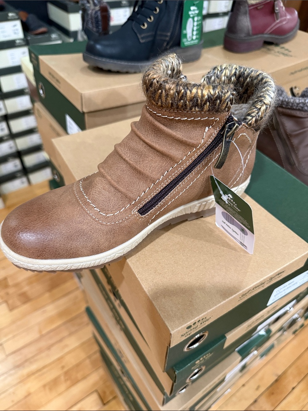 Winter Boots - Picture 2 of 5